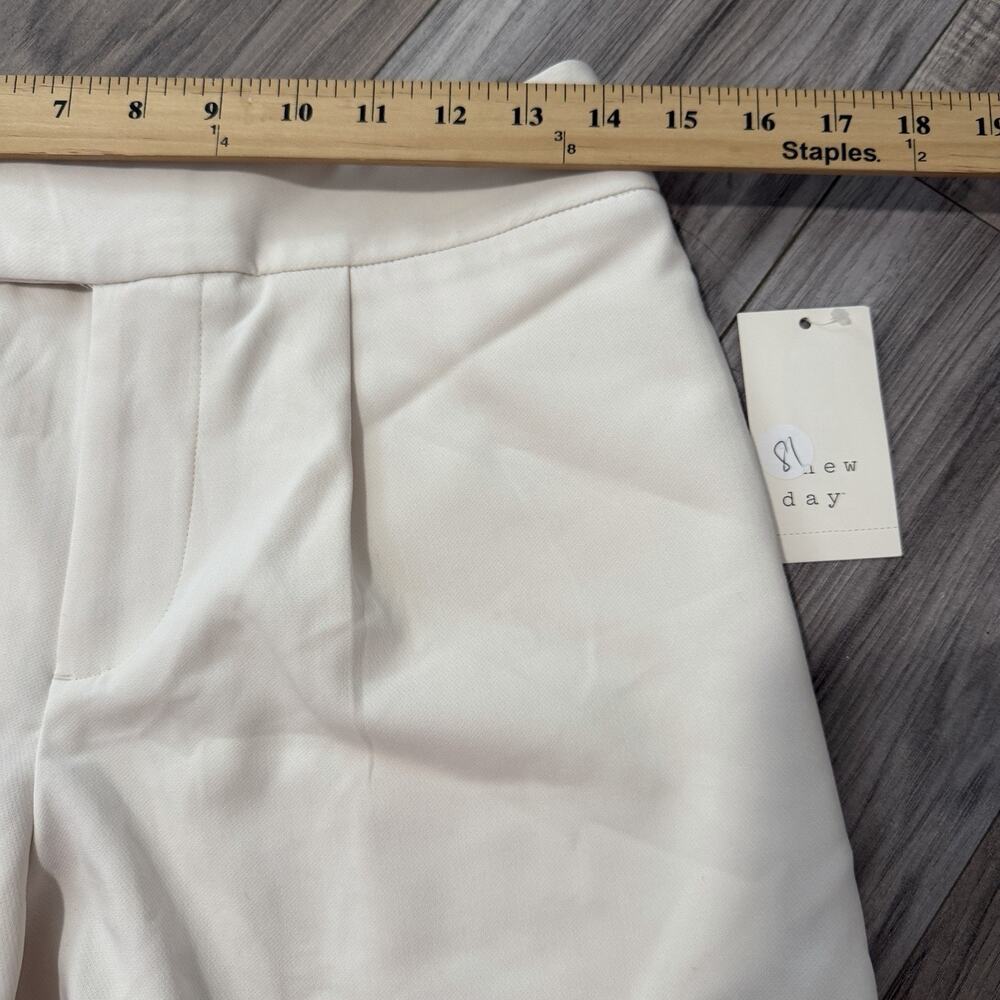 A New Day Women’s Shorts 6 White/ Ivory Stretch High Rise Dress Shorts NWT - Picture 6 of 8